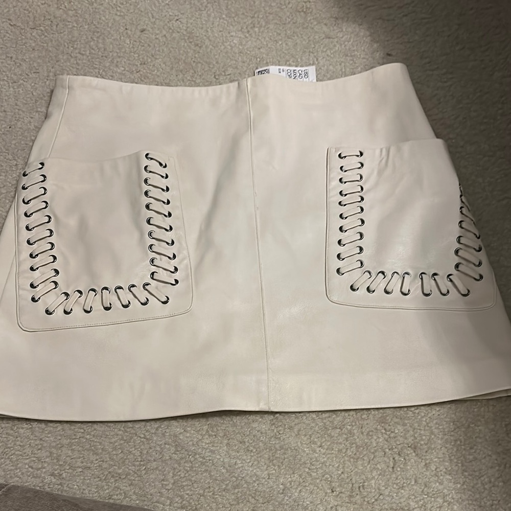 H&M Cream Mini Skirt with Black Detailing